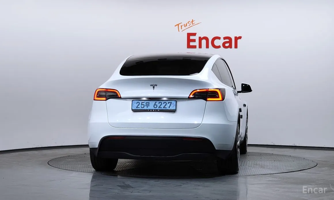 Фото 4 - Tesla Model Y
