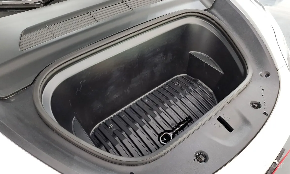 Фото 6 - Tesla Model Y