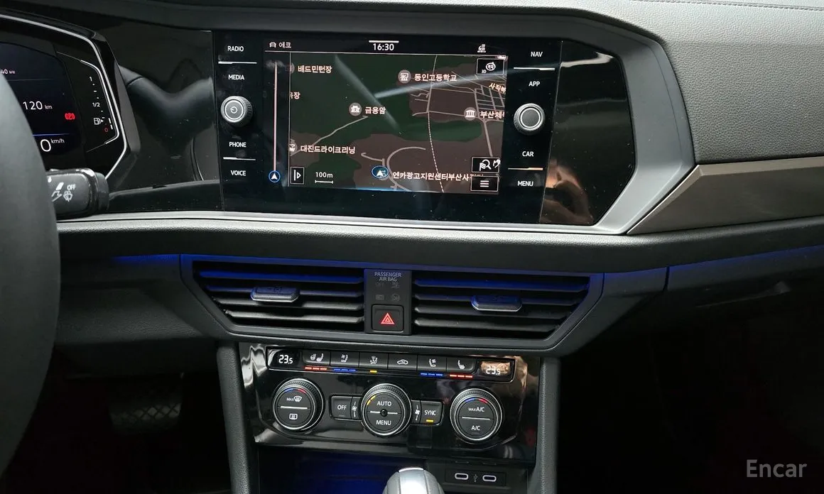 Фото 14 - Volkswagen Jetta