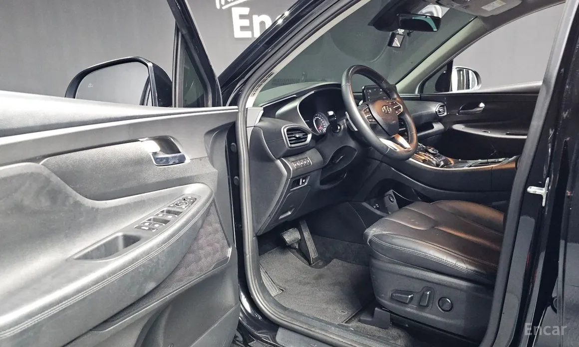 Фото 10 - Hyundai Santa Fe