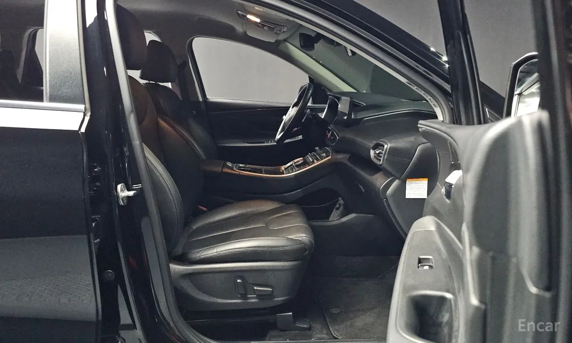 Фото 11 - Hyundai Santa Fe