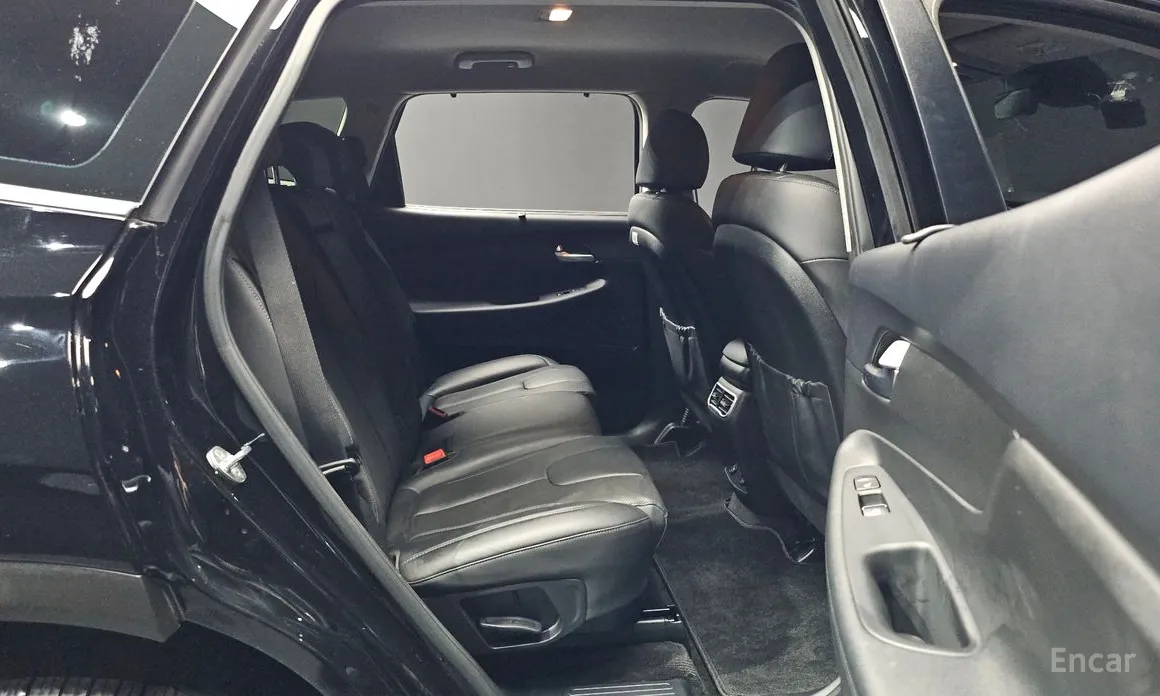 Фото 12 - Hyundai Santa Fe