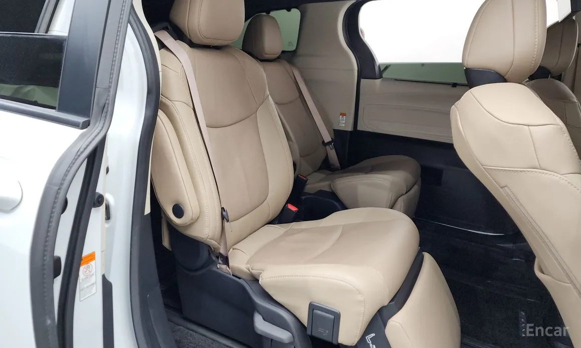 Фото 12 - Toyota Sienna