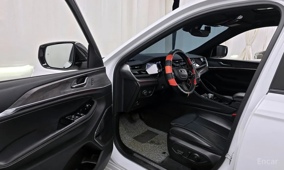 Фото 10 - Jeep Cherokee