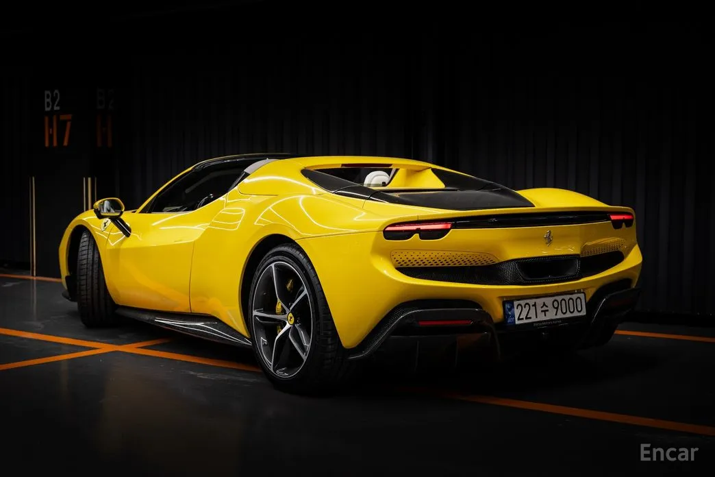 Фото 4 - Ferrari 296