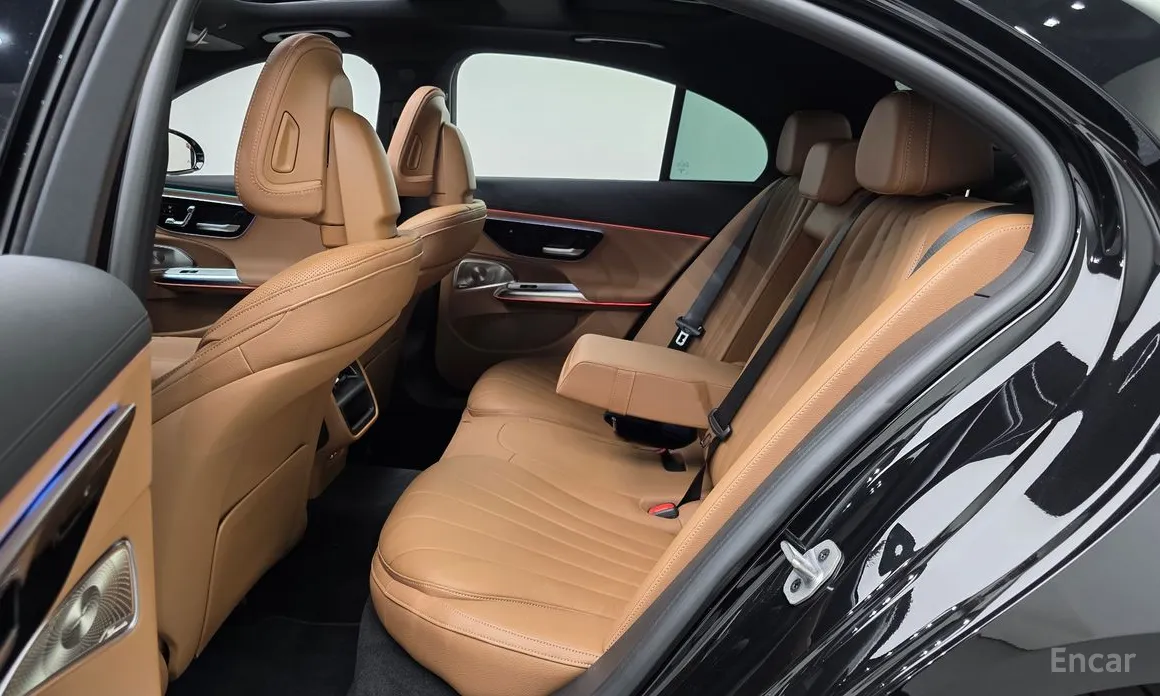 Фото 12 - Mercedes-Benz E-Class