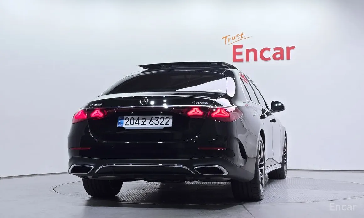 Фото 4 - Mercedes-Benz E-Class