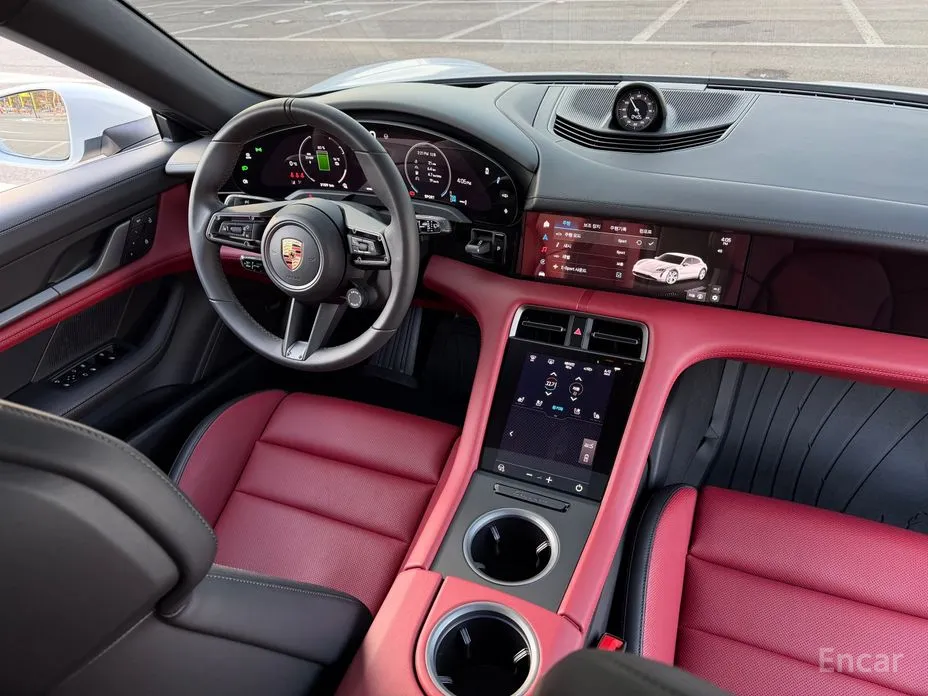 Фото 13 - Porsche Taycan