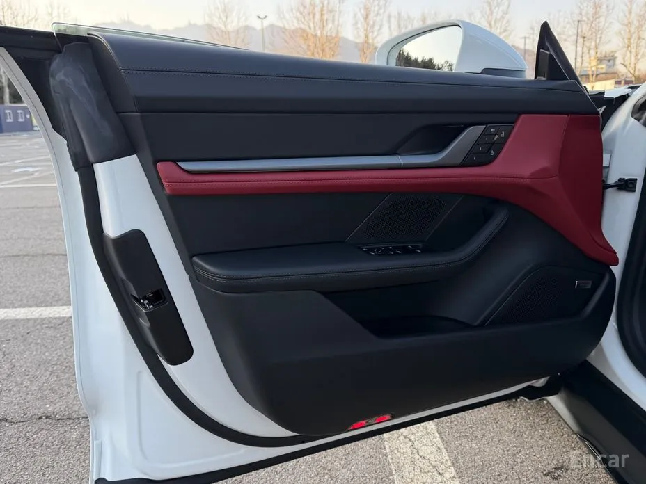 Фото 16 - Porsche Taycan