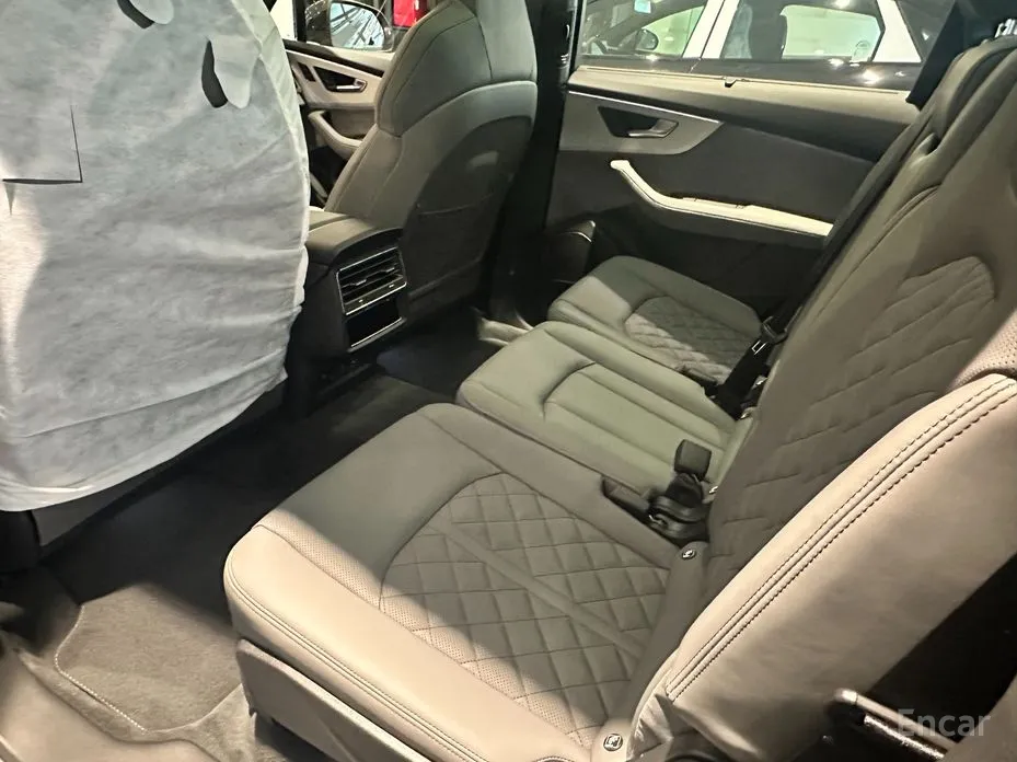 Фото 11 - Audi Q7