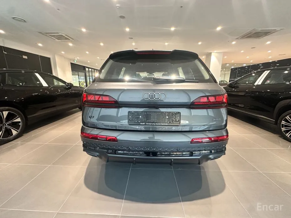 Фото 4 - Audi Q7