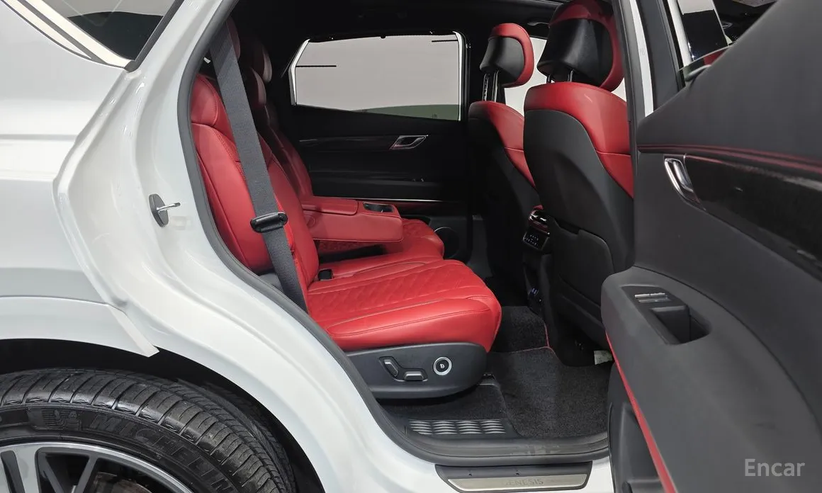 Фото 12 - Genesis GV80