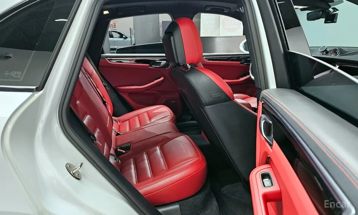 Фото 12 - Porsche Macan