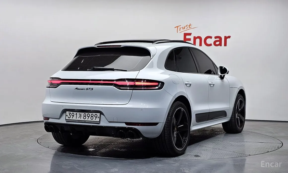 Фото 2 - Porsche Macan