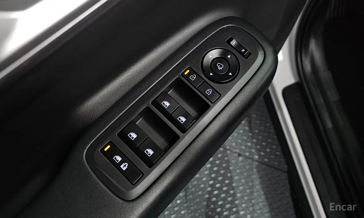 Фото 12 - Hyundai Santa Fe