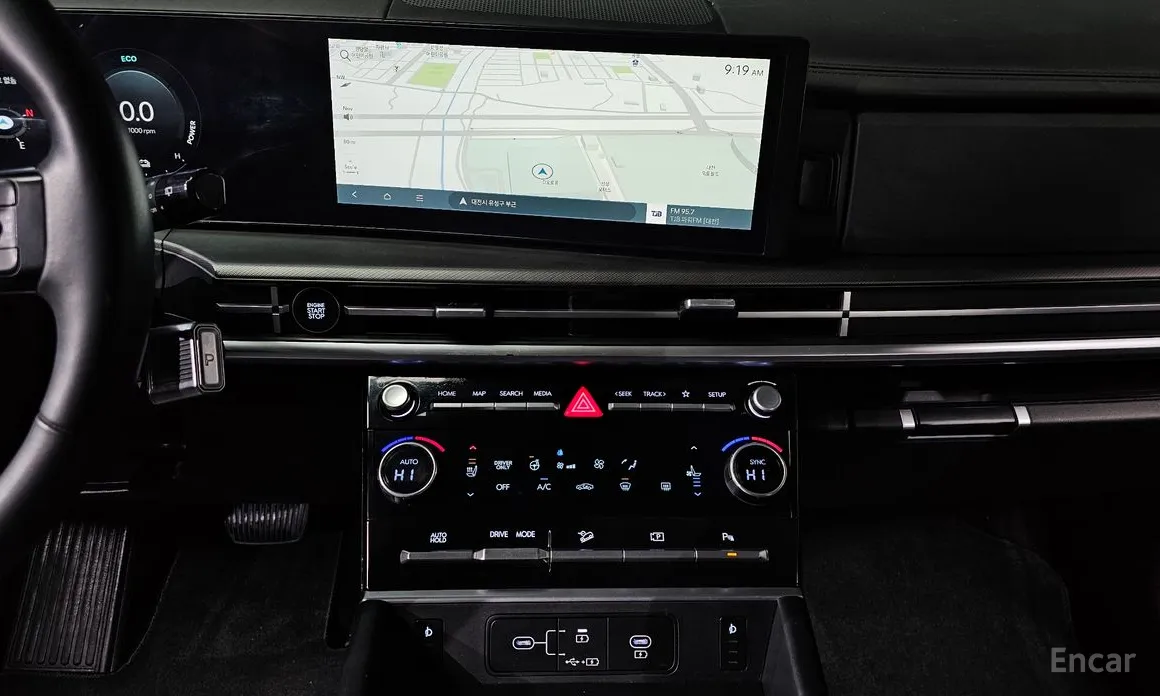 Фото 15 - Hyundai Santa Fe