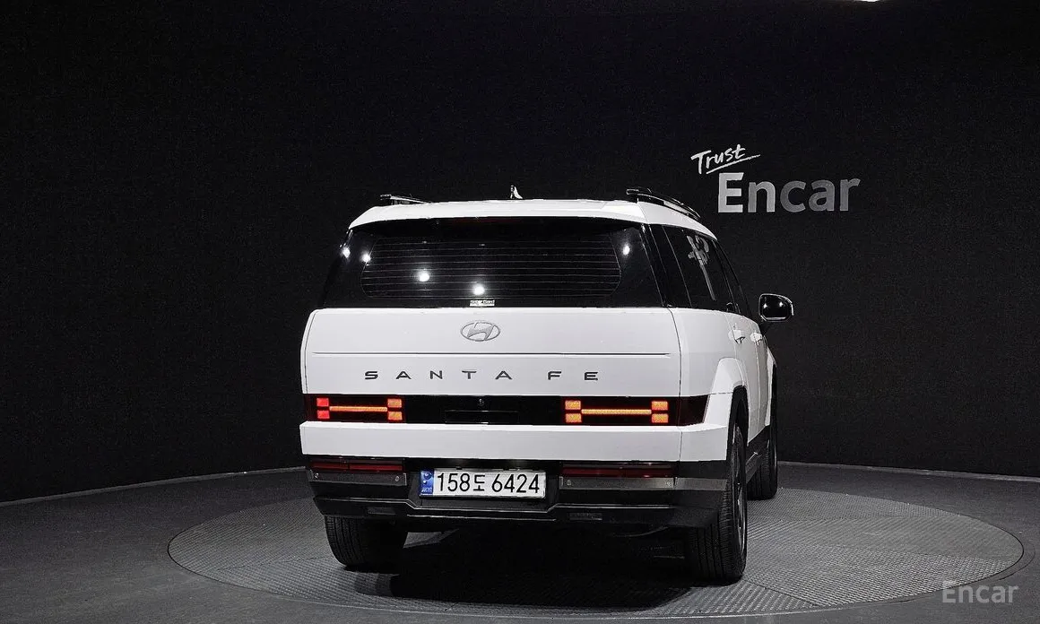 Фото 4 - Hyundai Santa Fe