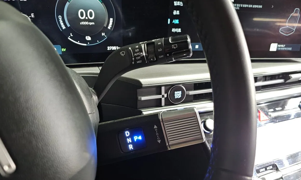 Фото 9 - Hyundai Santa Fe