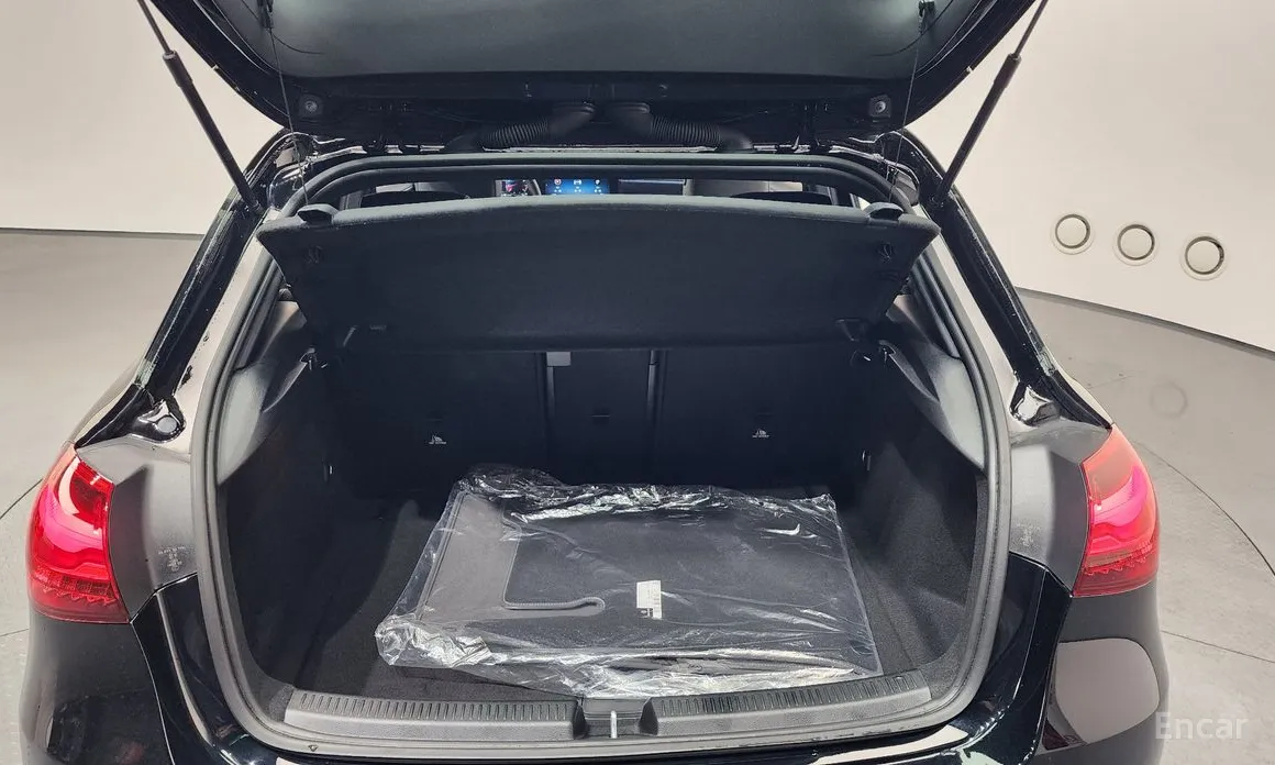 Фото 20 - Mercedes-Benz A-Class