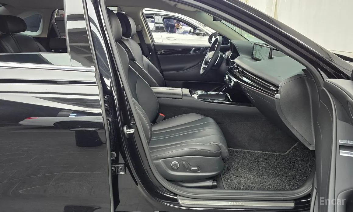 Фото 11 - Genesis G80