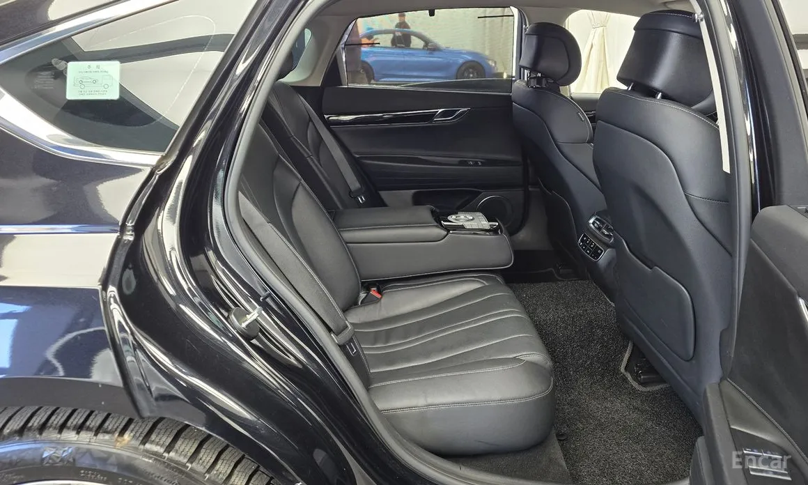 Фото 12 - Genesis G80