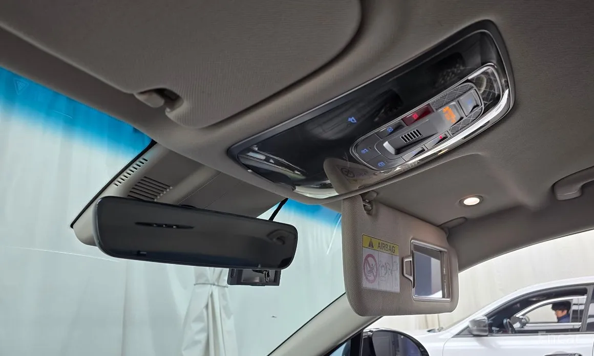 Фото 17 - Genesis G80