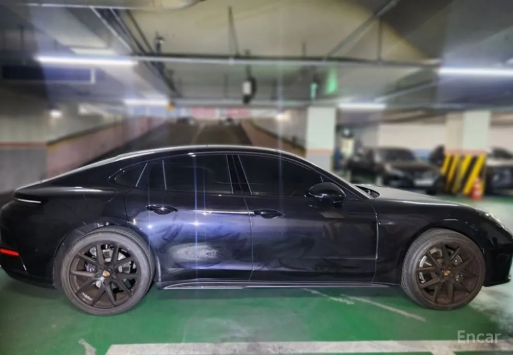 Фото 2 - Porsche Panamera