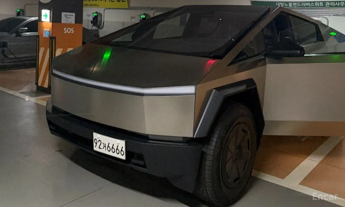 Фото 3 - Tesla Cybertruck