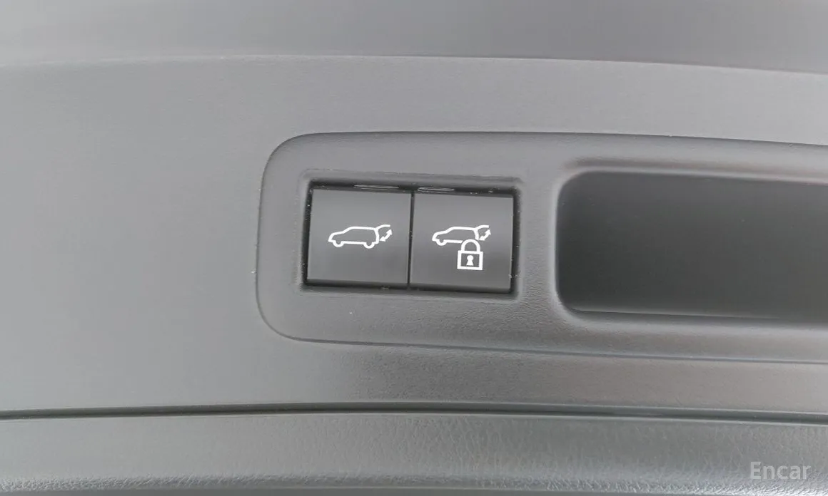 Фото 17 - Lexus UX