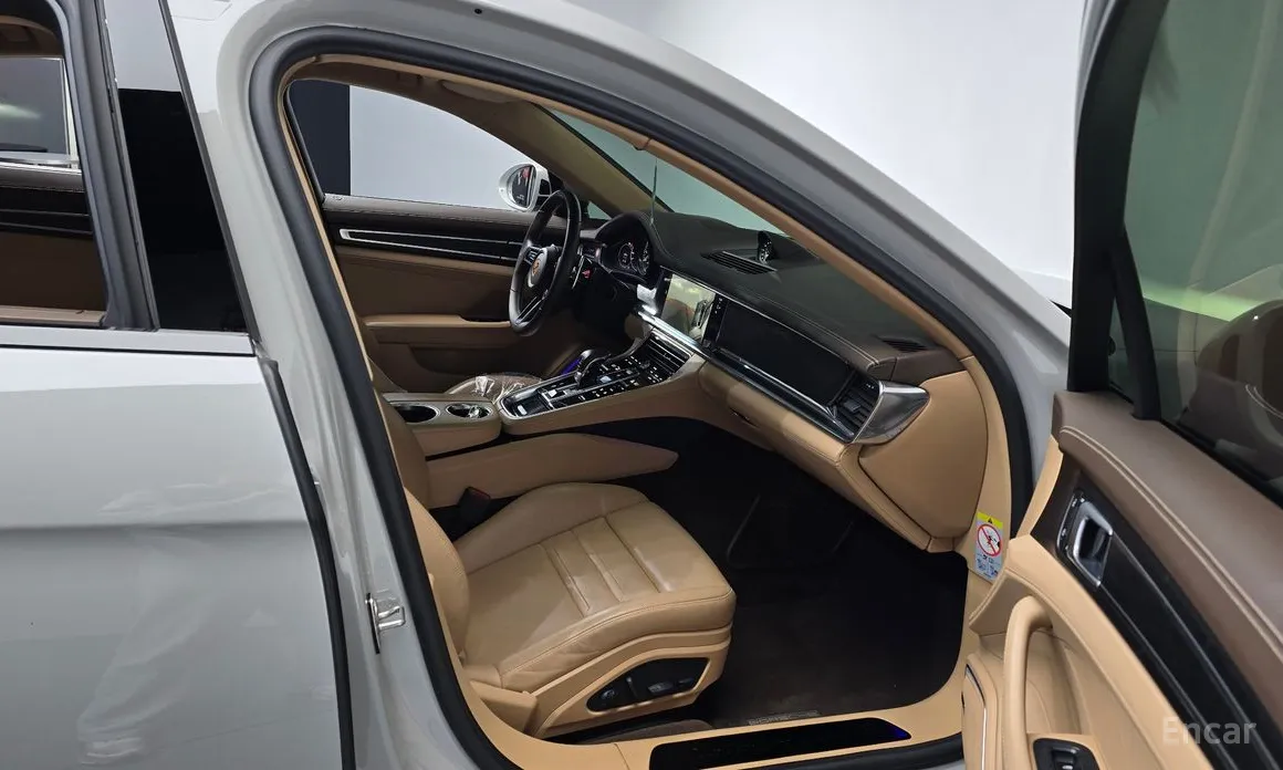 Фото 11 - Porsche Panamera