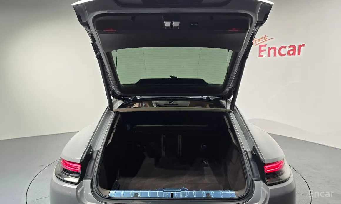 Фото 20 - Porsche Panamera