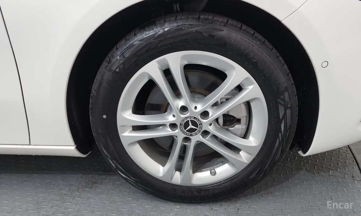 Фото 5 - Mercedes-Benz A-Class