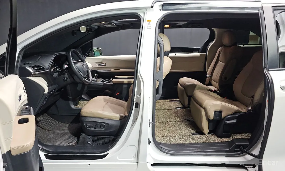 Фото 17 - Toyota Sienna