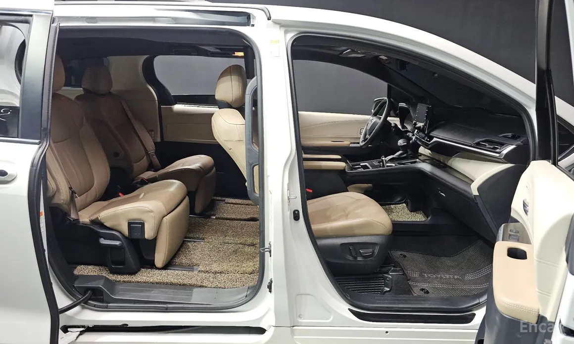 Фото 18 - Toyota Sienna