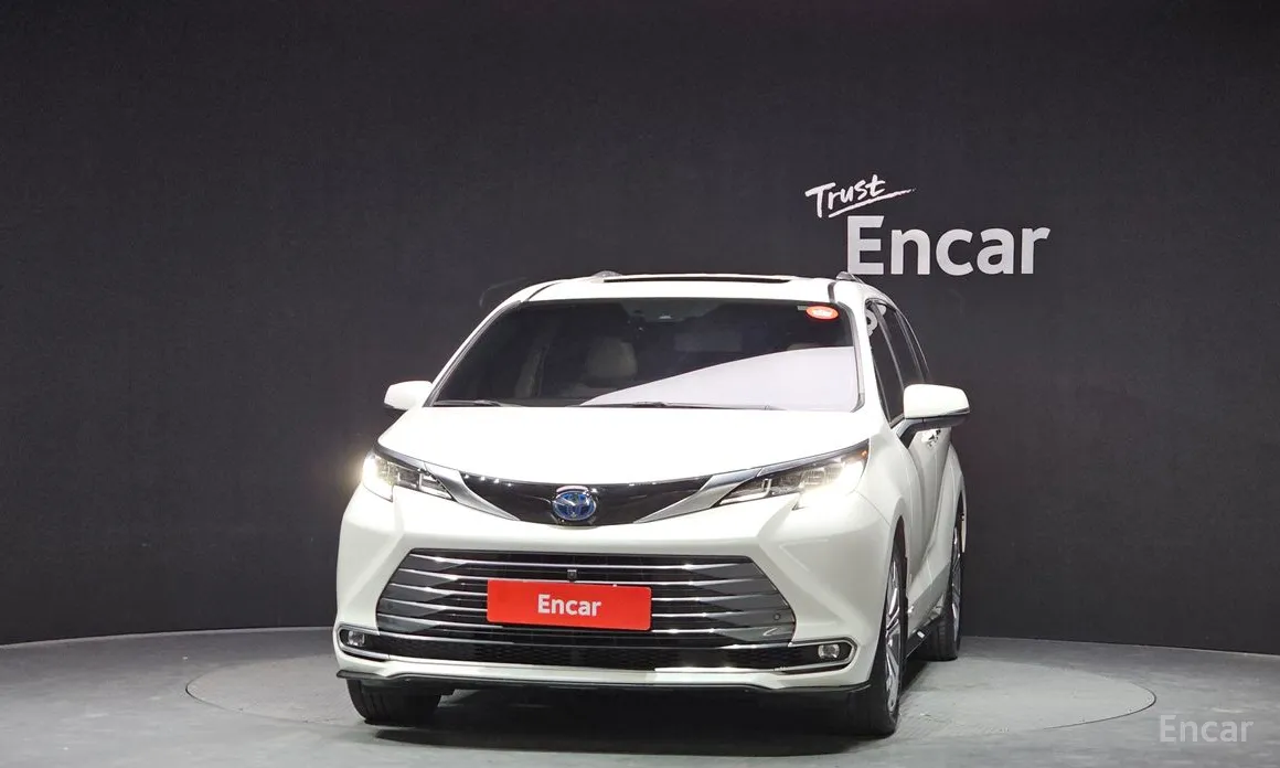 Фото 3 - Toyota Sienna