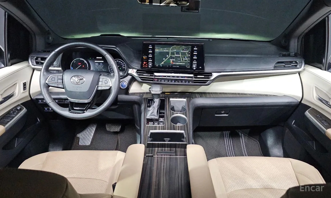 Фото 7 - Toyota Sienna