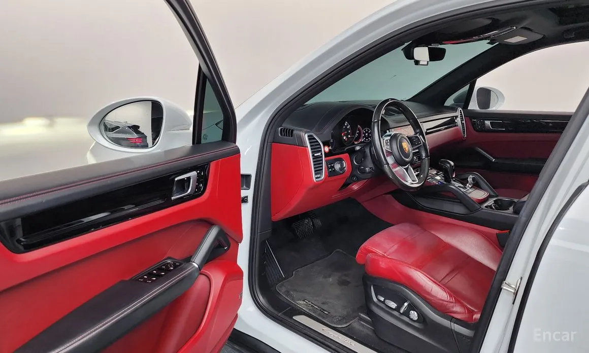 Фото 10 - Porsche Cayenne