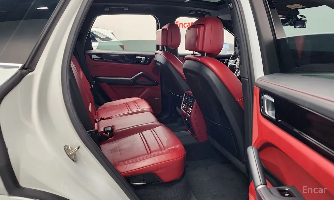 Фото 12 - Porsche Cayenne