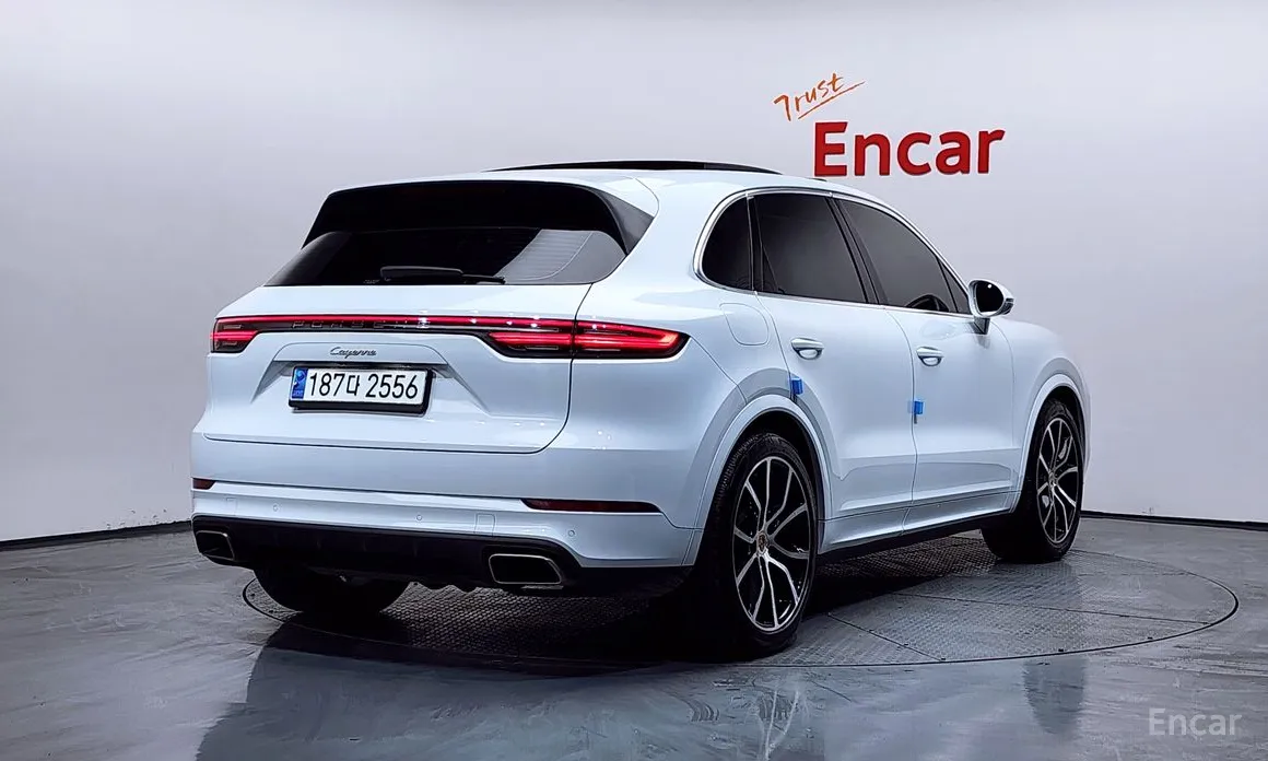 Фото 2 - Porsche Cayenne
