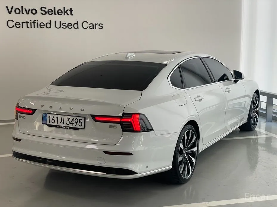 Фото 2 - Volvo S90