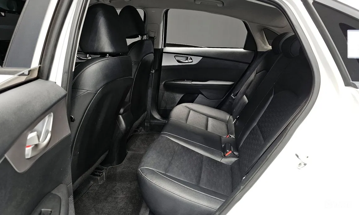 Фото 12 - Kia K3