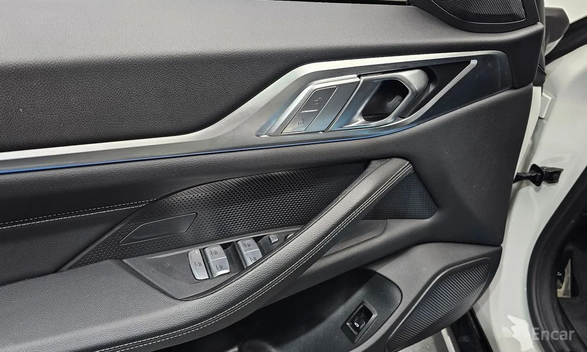 Фото 17 - BMW i4