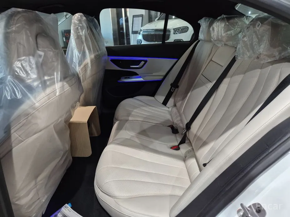 Фото 11 - Mercedes-Benz E-Class