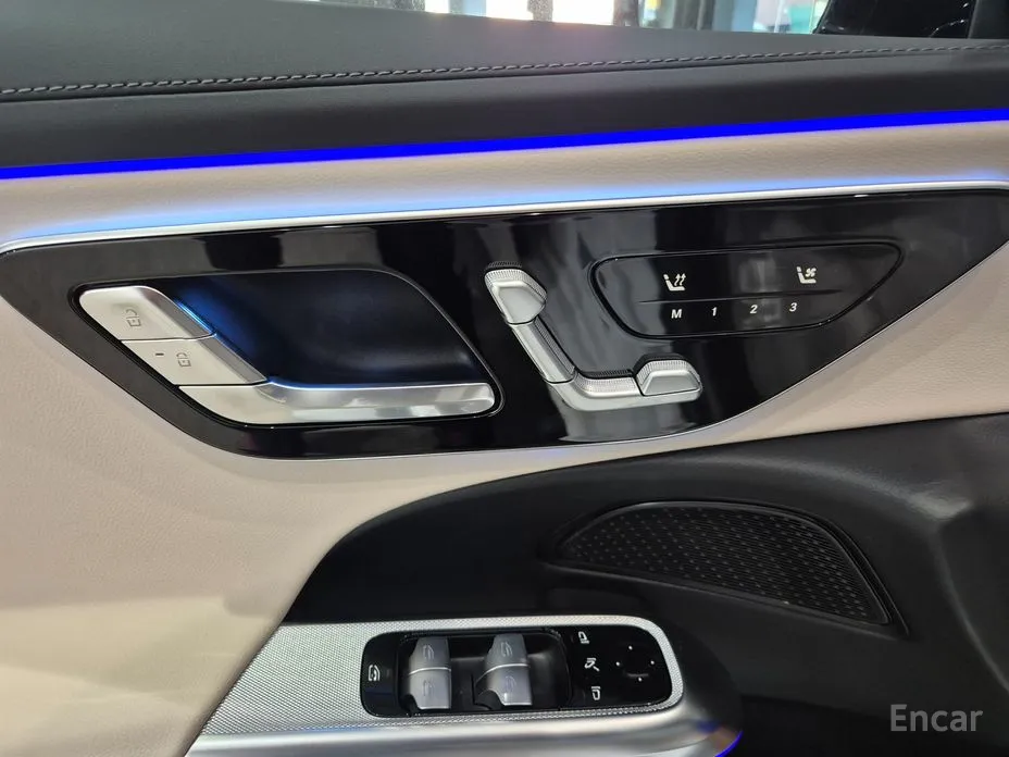 Фото 16 - Mercedes-Benz E-Class