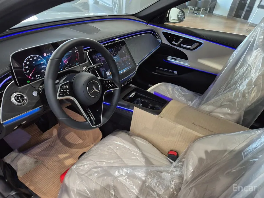 Фото 17 - Mercedes-Benz E-Class