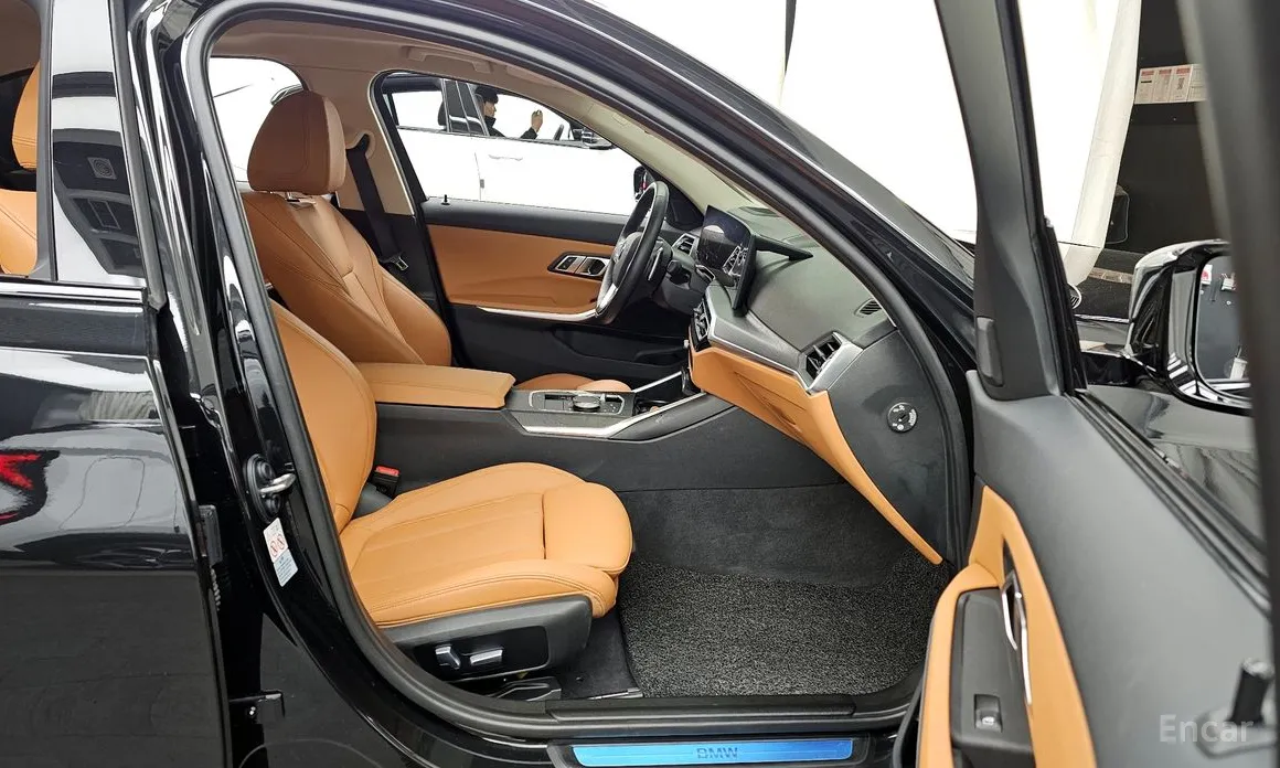 Photo 11 - BMW 3 Series