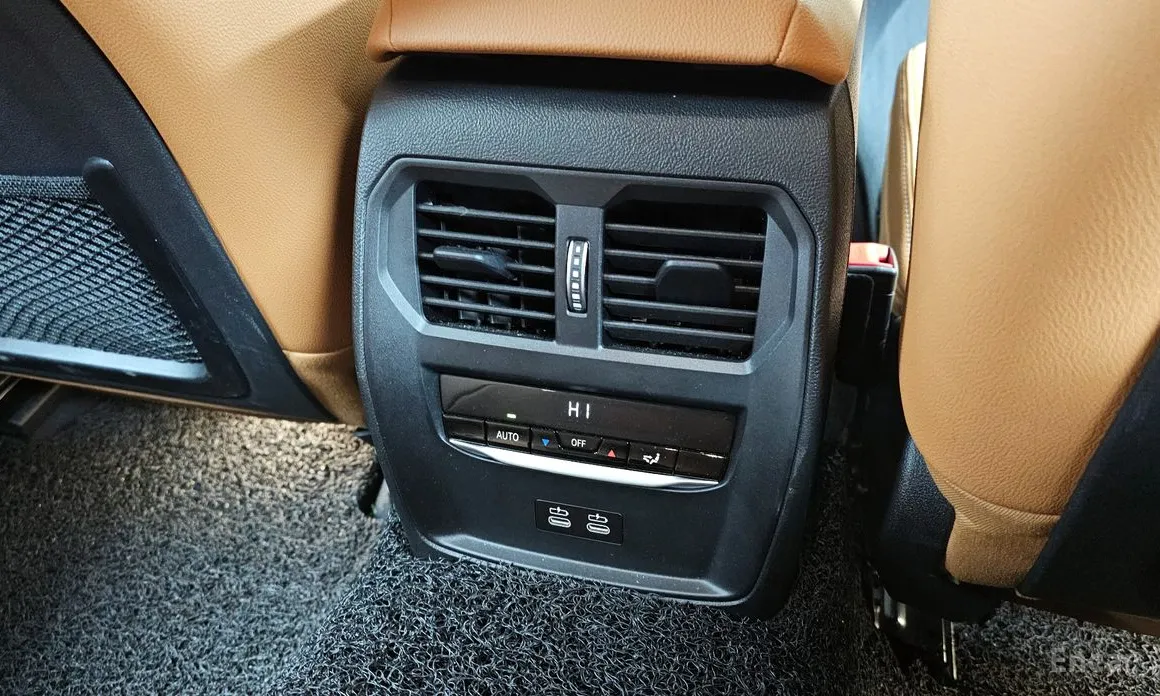 Photo 19 - BMW 3 Series