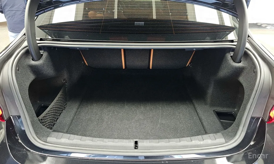 Photo 20 - BMW 3 Series