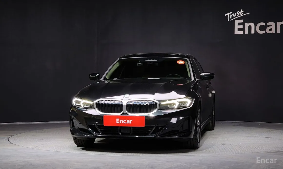 Photo 3 - BMW 3 Series