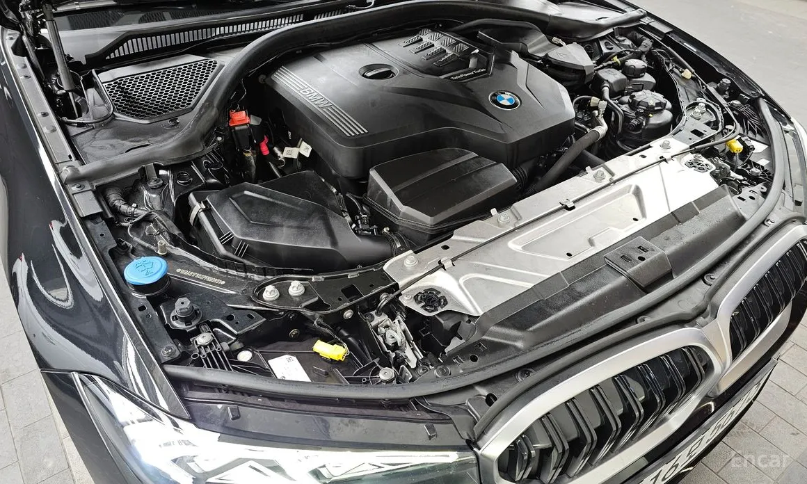 Photo 6 - BMW 3 Series